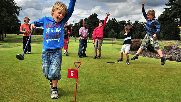 tập golf,trẻ em, Tập Golf sớm là lựa chọn tuyệt vời cho sự phát triển toàn diện của trẻ em