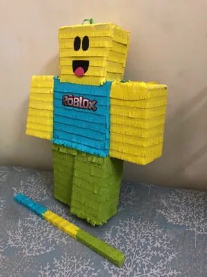 FMcQKNZV Pinata roblox noob roblox noob 7 Pinata roblox noob
